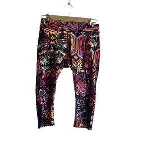 Reebok Women’s Multicolored Athletic Cropped Leggings.  Size M
